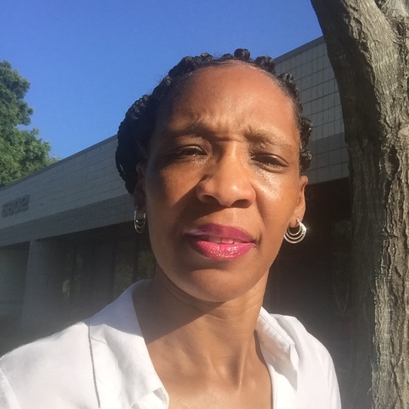 Meet your Posher, Tanya - Picture 1 of 1